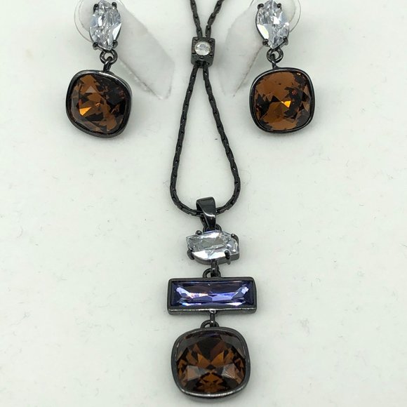 Fifth Avenue Collection | Necklace and Earrings - Picture 2 of 5